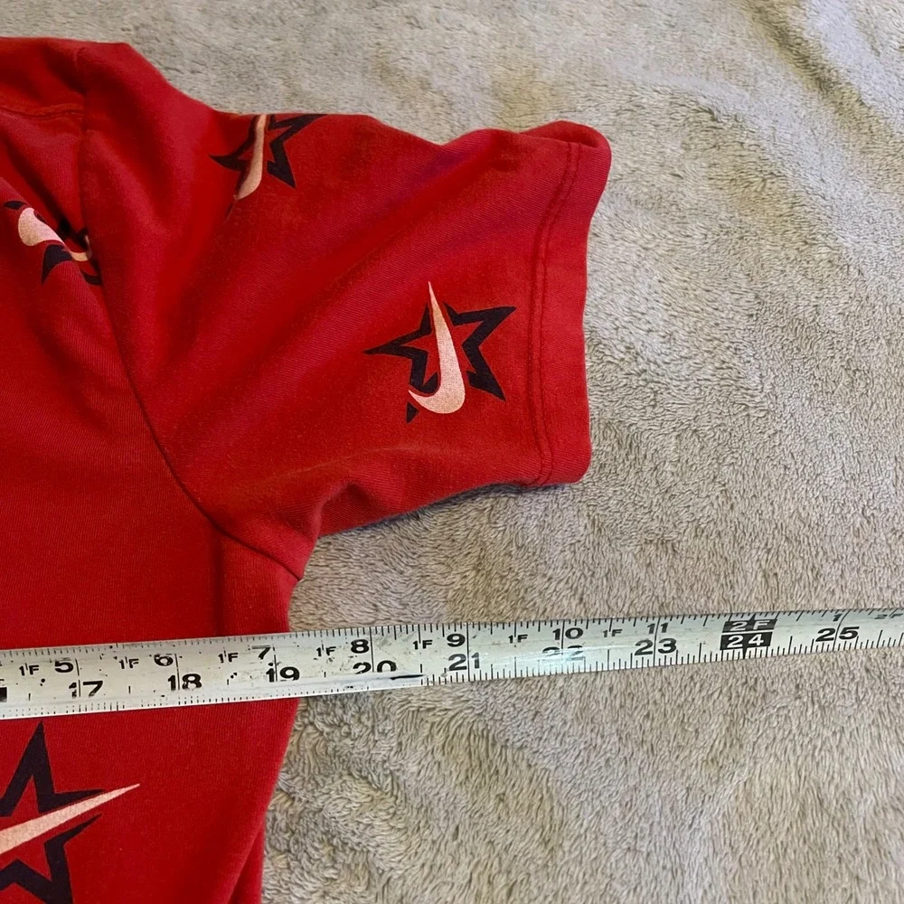 Nike T-Shirt Mens Medium Red Dri-Fit Star Swoosh All Over Prime Athletic Gym Tee